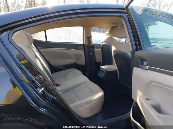 5NPD84LF6HH050742 2017 HYUNDAI ELANTRA - Image 8