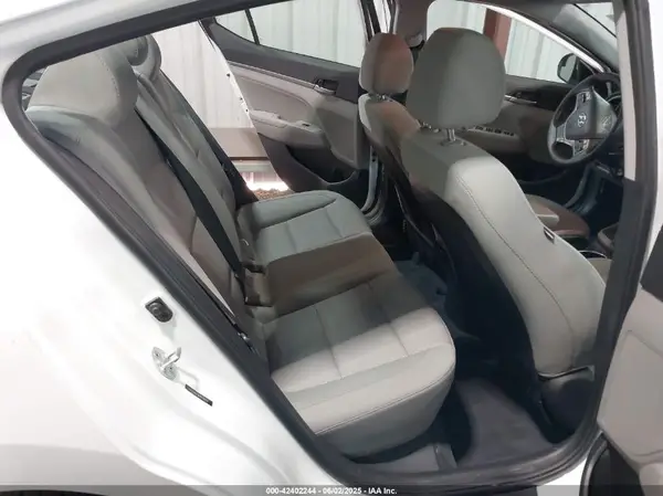 5NPD84LF6HH054211 2017 HYUNDAI ELANTRA - Image 8