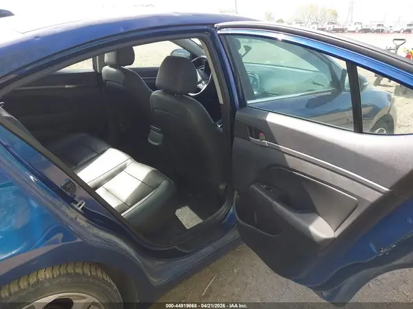 5NPD84LF6HH056556 2017 HYUNDAI ELANTRA - Image 8