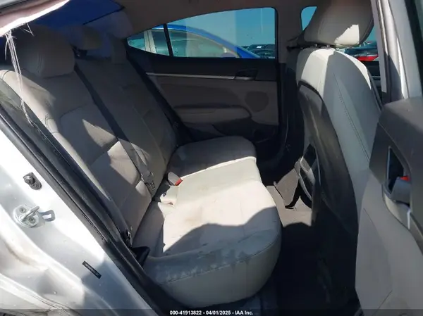 5NPD84LF6HH062986 2017 HYUNDAI ELANTRA - Image 8