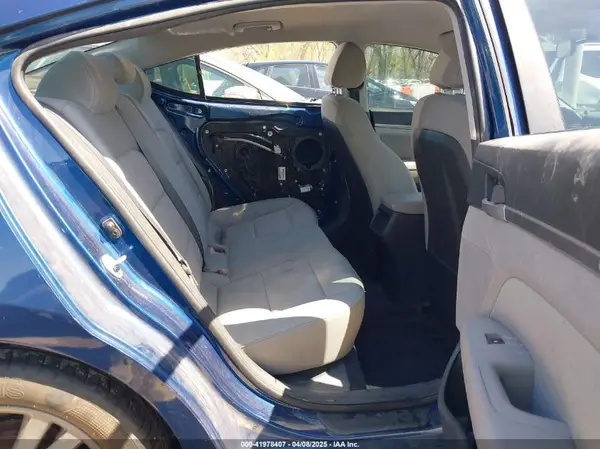 5NPD84LF6HH067962 2017 HYUNDAI ELANTRA - Image 8