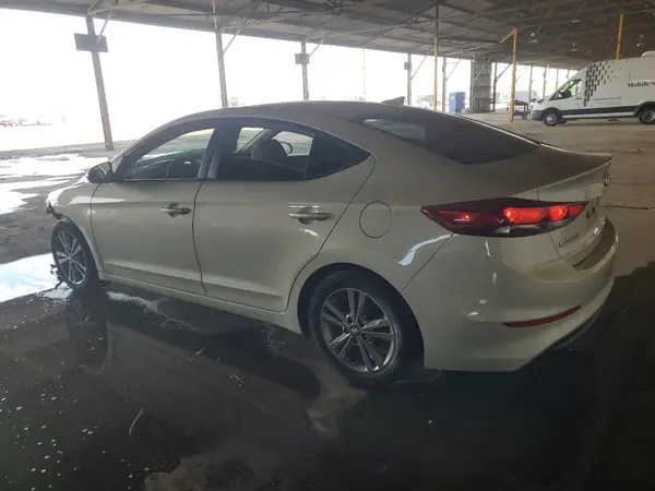 5NPD84LF6HH078962 2017 HYUNDAI ELANTRA - Image 2
