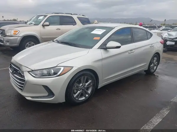 5NPD84LF6HH082364 2017 HYUNDAI ELANTRA - Image 2