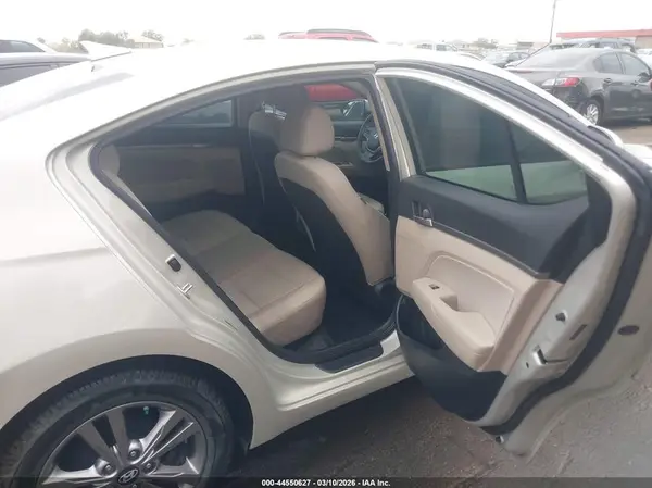 5NPD84LF6HH082364 2017 HYUNDAI ELANTRA - Image 8
