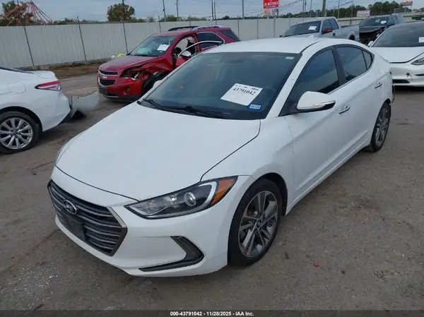 5NPD84LF6HH083045 2017 HYUNDAI ELANTRA - Image 2