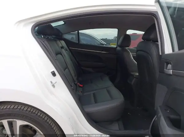 5NPD84LF6HH083045 2017 HYUNDAI ELANTRA - Image 8