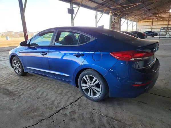 5NPD84LF6HH084843 2017 HYUNDAI ELANTRA - Image 2