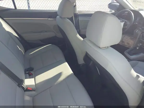 5NPD84LF6HH087760 2017 HYUNDAI ELANTRA - Image 8