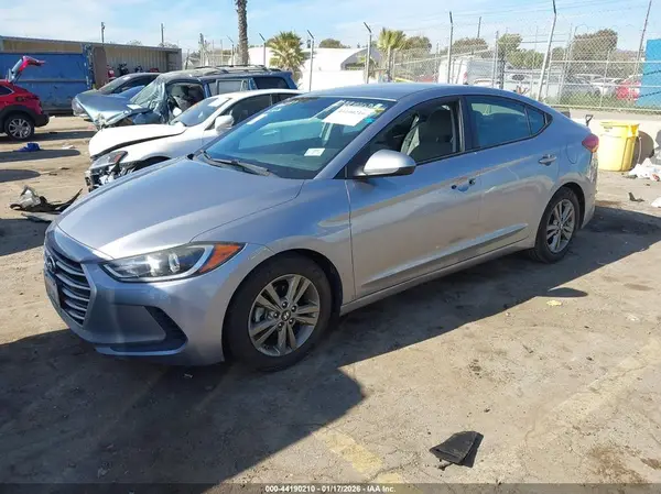 5NPD84LF6HH098497 2017 HYUNDAI ELANTRA - Image 2