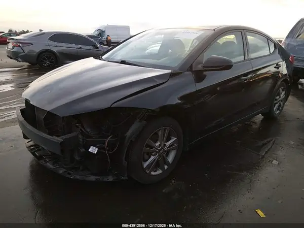 5NPD84LF6HH105013 2017 HYUNDAI ELANTRA - Image 2