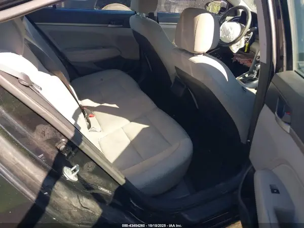 5NPD84LF6HH114312 2017 HYUNDAI ELANTRA - Image 8