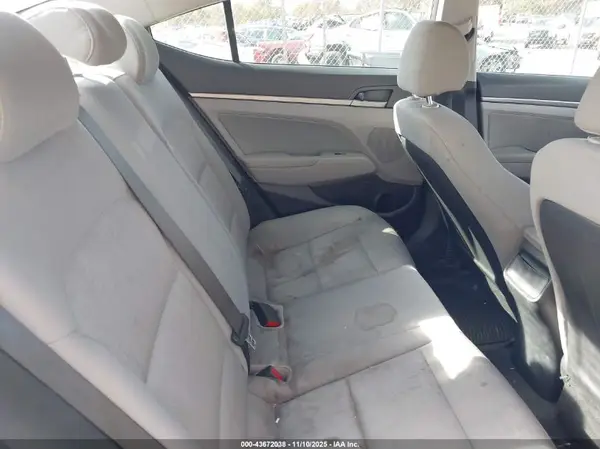 5NPD84LF6HH118215 2017 HYUNDAI ELANTRA - Image 8