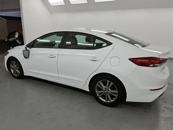 5NPD84LF6HH119543 2017 HYUNDAI ELANTRA - Image 2