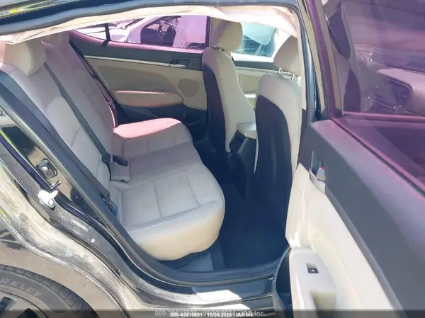 5NPD84LF6HH123057 2017 HYUNDAI ELANTRA - Image 8