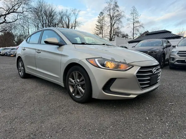 5NPD84LF6HH130798 2017 HYUNDAI ELANTRA - Image 1