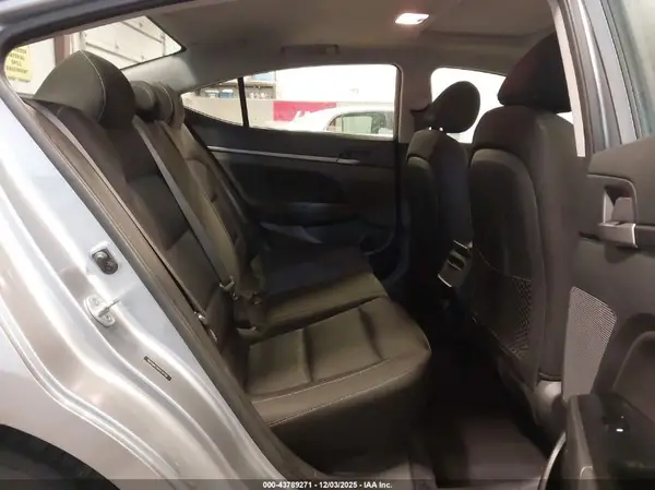 5NPD84LF6HH139758 2017 HYUNDAI ELANTRA - Image 8