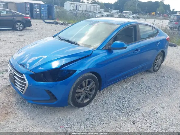 5NPD84LF6HH143776 2017 HYUNDAI ELANTRA - Image 2