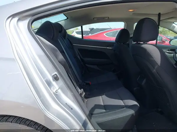 5NPD84LF6HH155863 2017 HYUNDAI ELANTRA - Image 8