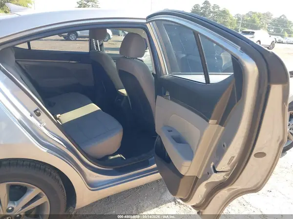 5NPD84LF6HH170475 2017 HYUNDAI ELANTRA - Image 8