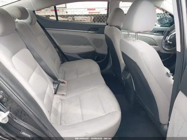 5NPD84LF6HH172663 2017 HYUNDAI ELANTRA - Image 8