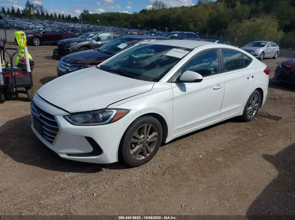 5NPD84LF6HH179869 2017 HYUNDAI ELANTRA - Image 2