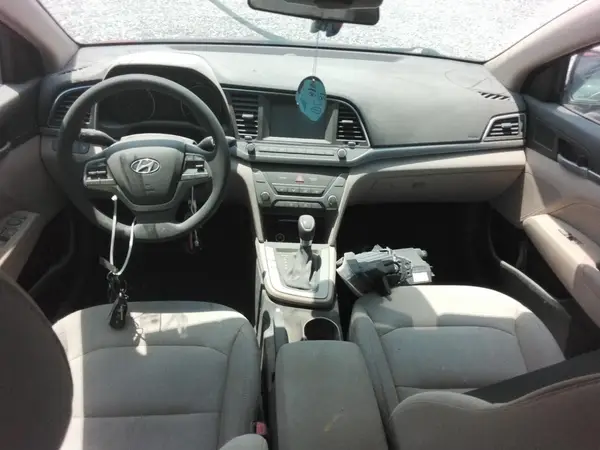 5NPD84LF6HH188586 2017 HYUNDAI ELANTRA - Image 8
