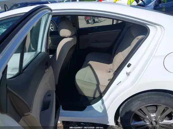 5NPD84LF6HH190600 2017 HYUNDAI ELANTRA - Image 8