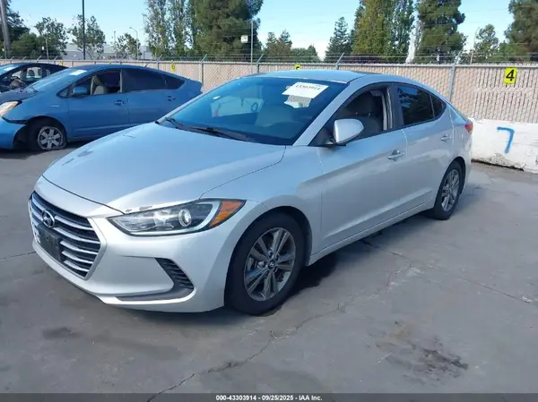5NPD84LF6HH193576 2017 HYUNDAI ELANTRA - Image 2