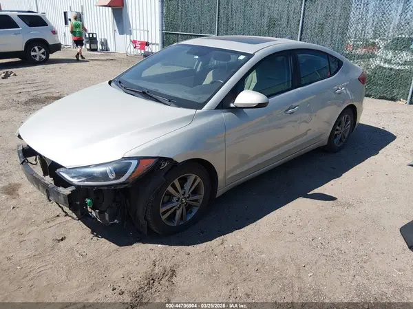 5NPD84LF6HH197403 2017 HYUNDAI ELANTRA - Image 2