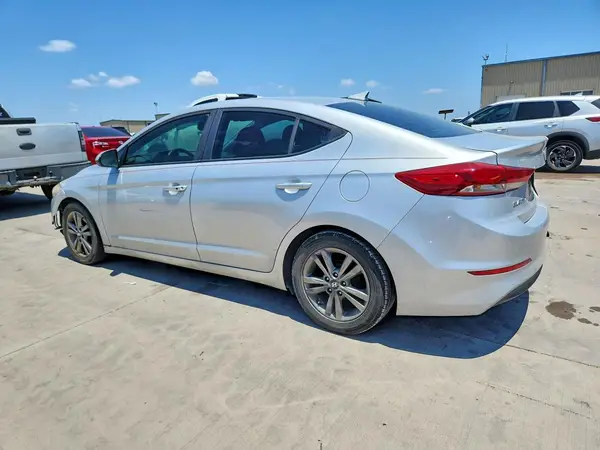 5NPD84LF6HH198941 2017 HYUNDAI ELANTRA - Image 2
