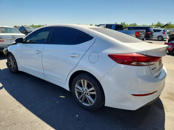 5NPD84LF6HH199023 2017 HYUNDAI ELANTRA - Image 2