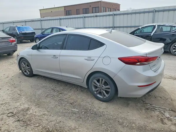 5NPD84LF6HH202051 2017 HYUNDAI ELANTRA - Image 2