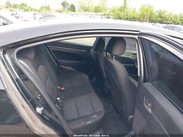 5NPD84LF6HH206732 2017 HYUNDAI ELANTRA - Image 8