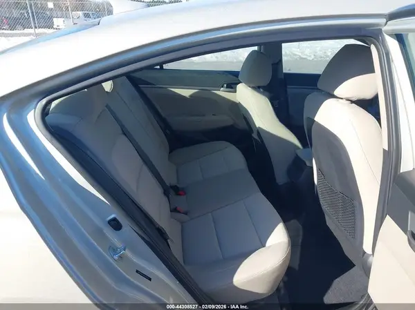 5NPD84LF6HH208237 2017 HYUNDAI ELANTRA - Image 8