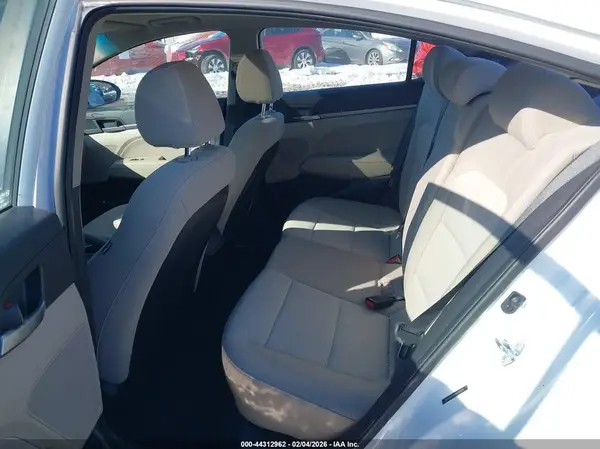 5NPD84LF6HH212014 2017 HYUNDAI ELANTRA - Image 8
