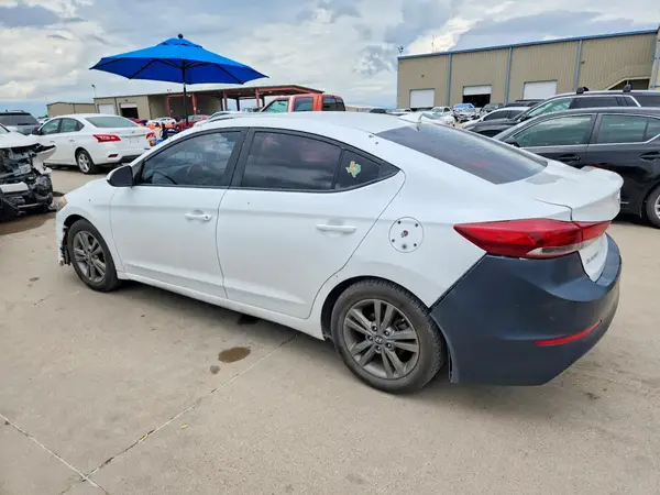 5NPD84LF6JH213055 2018 HYUNDAI ELANTRA - Image 2