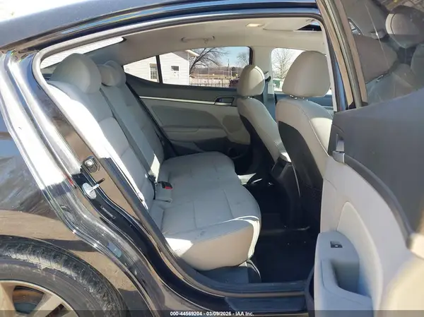 5NPD84LF6JH220569 2018 HYUNDAI ELANTRA - Image 8