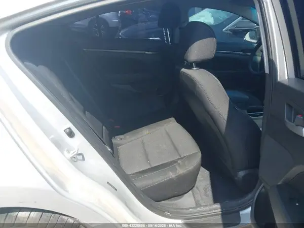 5NPD84LF6JH221995 2018 HYUNDAI ELANTRA - Image 8