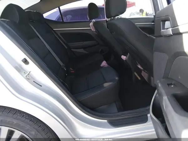 5NPD84LF6JH225089 2018 HYUNDAI ELANTRA - Image 8