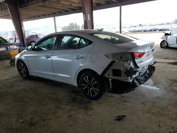 5NPD84LF6JH225352 2018 HYUNDAI ELANTRA - Image 2