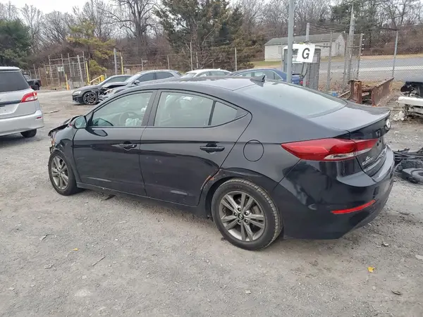 5NPD84LF6JH225643 2018 HYUNDAI ELANTRA - Image 2