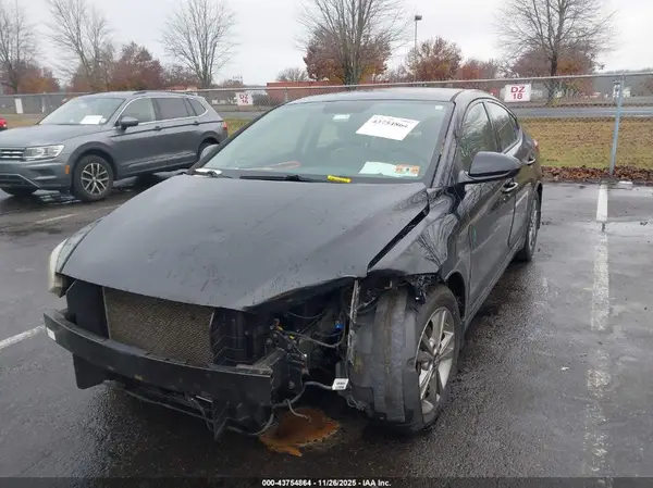 5NPD84LF6JH229143 2018 HYUNDAI ELANTRA - Image 2