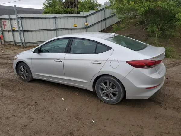 5NPD84LF6JH229952 2018 HYUNDAI ELANTRA - Image 2