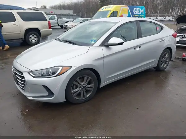 5NPD84LF6JH231992 2018 HYUNDAI ELANTRA - Image 2