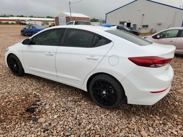 5NPD84LF6JH232219 2018 HYUNDAI ELANTRA - Image 2