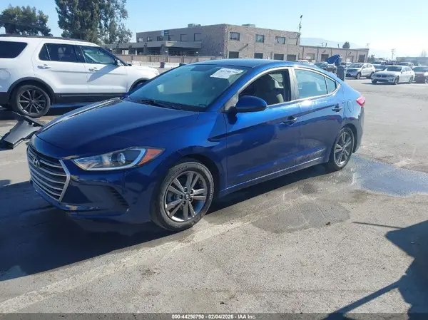 5NPD84LF6JH233208 2018 HYUNDAI ELANTRA - Image 2