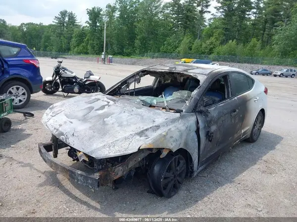 5NPD84LF6JH235184 2018 HYUNDAI ELANTRA - Image 2