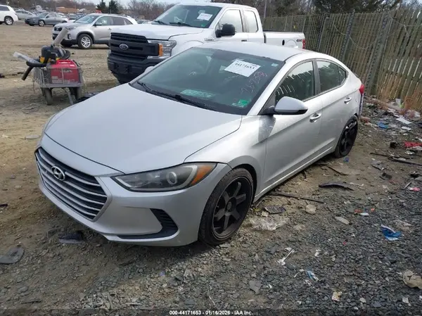 5NPD84LF6JH236710 2018 HYUNDAI ELANTRA - Image 2