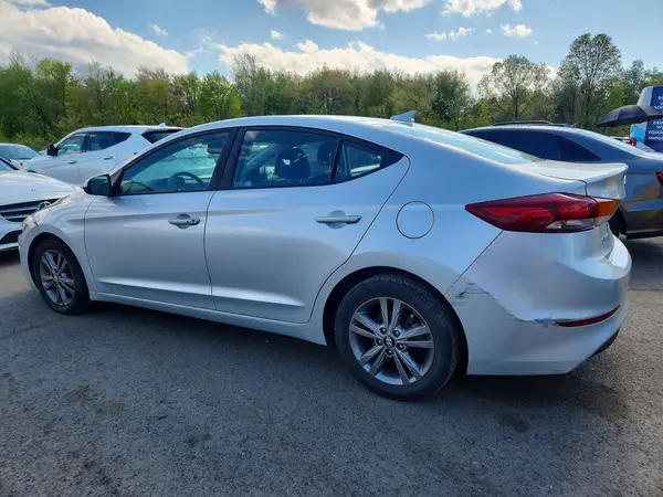 5NPD84LF6JH237663 2018 HYUNDAI ELANTRA - Image 2