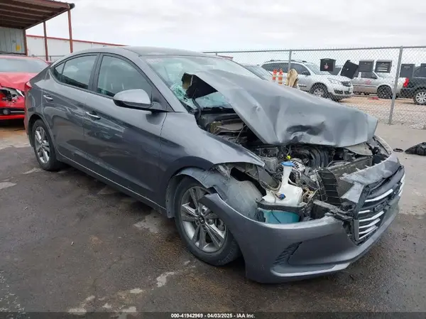 5NPD84LF6JH239753 2018 HYUNDAI ELANTRA - Image 1